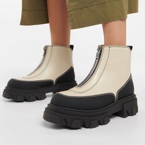 GANNI POLIDO ANKLE  BOOT - EGRET